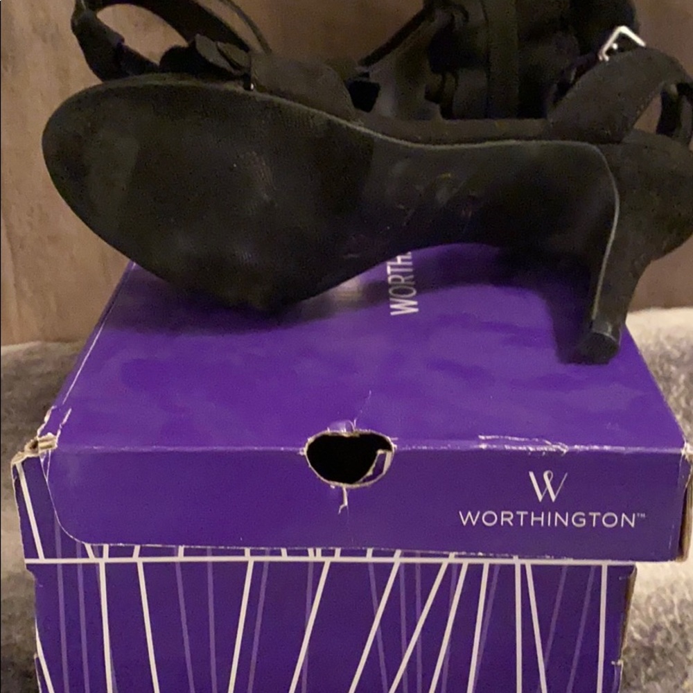 Shoes - Picture 4 of 4